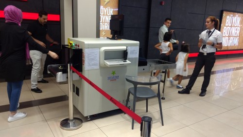 SECUSTAR X ray baggage scanner in Anka  Mall